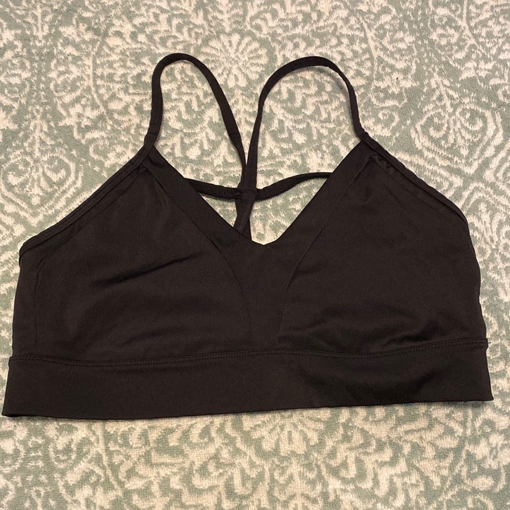Balance Athletics Lux Bra size large but fits more like medium color black 👍🏽